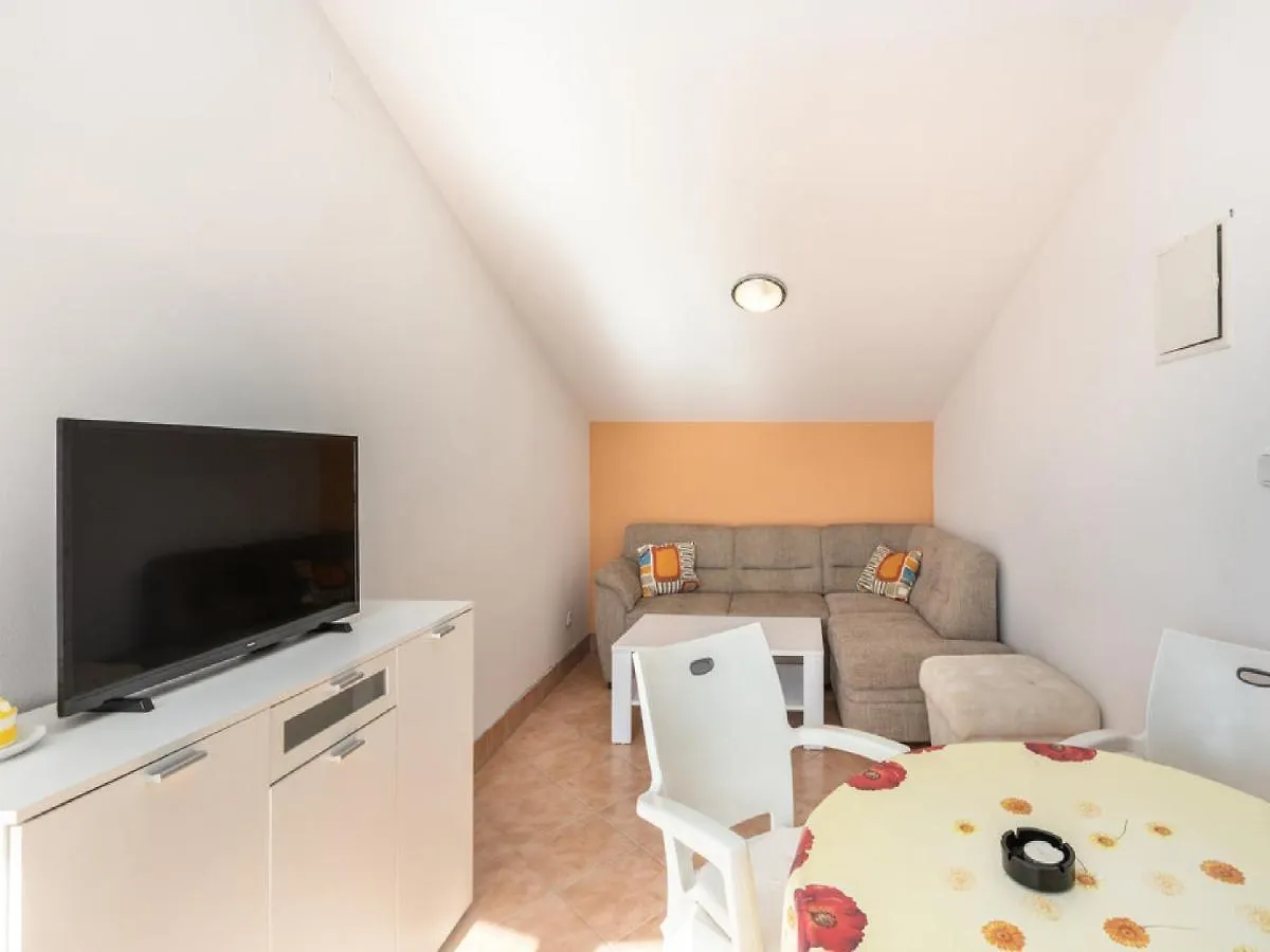 Apartments Ilija Njavro Jadranovo