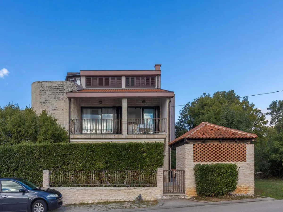 Apartments Ilija Njavro Jadranovo